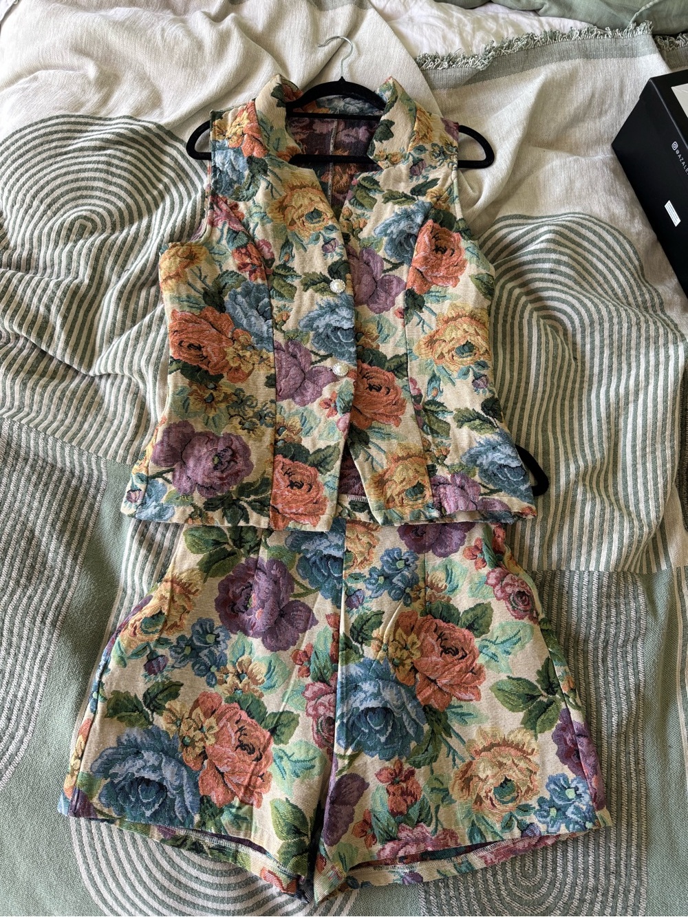 Floral Jacquard Two-Piece Shorts Set - Multicolor